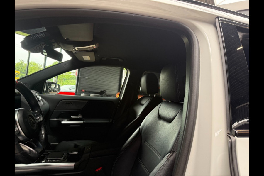 Mercedes-Benz GLA GLA 200 Progressive Leer/Trekhaak/19inch/Premium-pakket/Parkeerpakket/new model