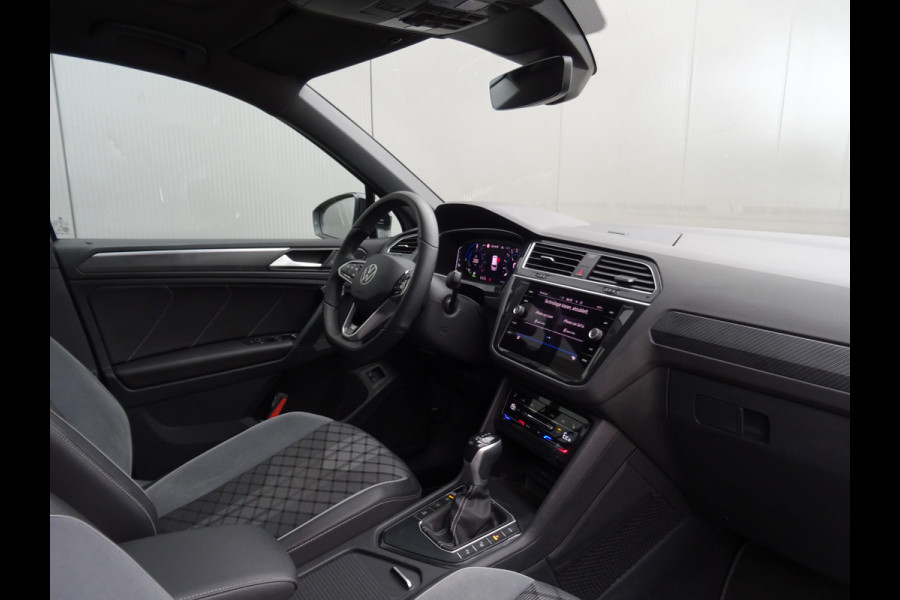 Volkswagen Tiguan 1.4 TSI eHybrid R-Line Business * PANORAMAKDAK * 40 KM ACCU RANGE !!