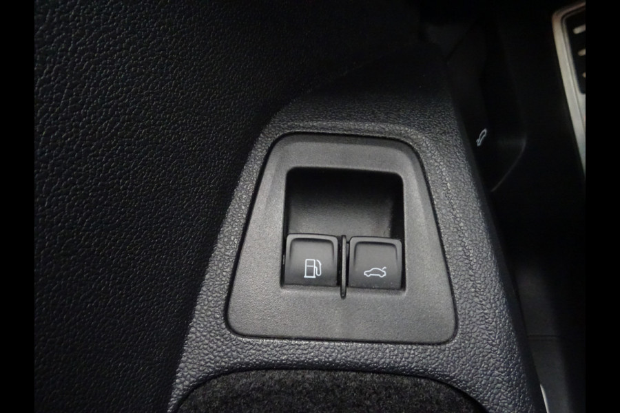 Volkswagen Tiguan 1.4 TSI eHybrid R-Line Business * PANORAMAKDAK * 40 KM ACCU RANGE !!