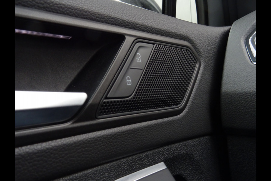 Volkswagen Tiguan 1.4 TSI eHybrid R-Line Business * PANORAMAKDAK * 40 KM ACCU RANGE !!