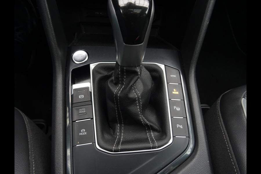 Volkswagen Tiguan 1.4 TSI eHybrid R-Line Business * PANORAMAKDAK * 40 KM ACCU RANGE !!