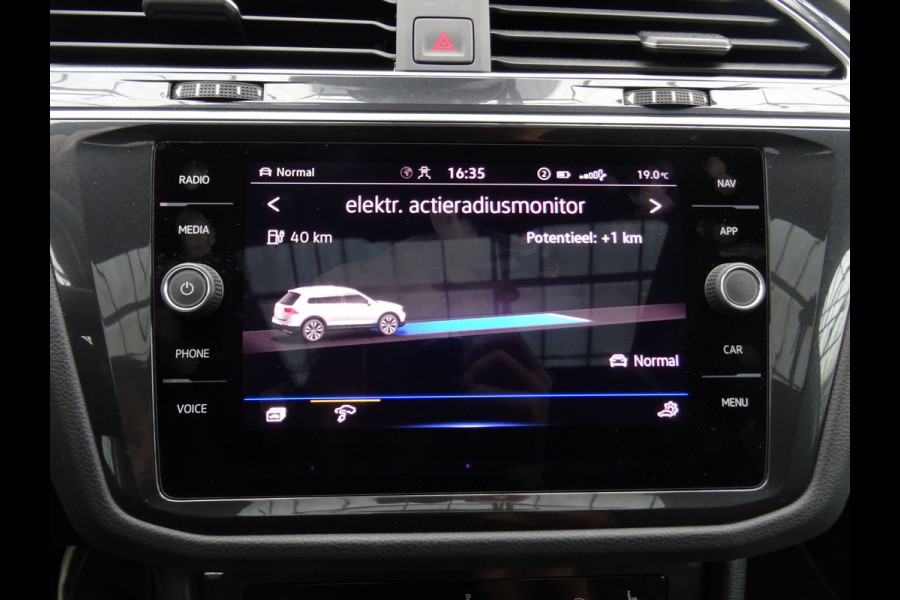 Volkswagen Tiguan 1.4 TSI eHybrid R-Line Business * PANORAMAKDAK * 40 KM ACCU RANGE !!
