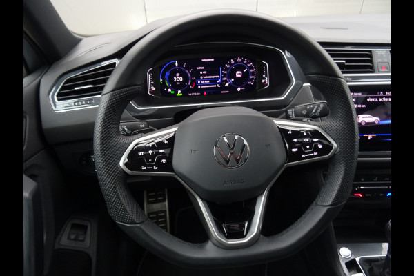 Volkswagen Tiguan 1.4 TSI eHybrid R-Line Business * PANORAMAKDAK * 40 KM ACCU RANGE !!