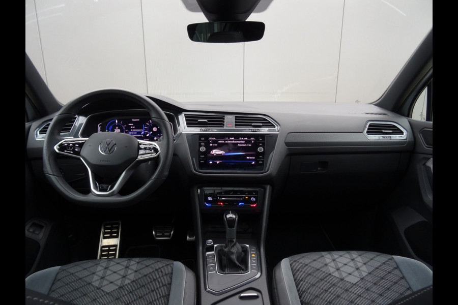 Volkswagen Tiguan 1.4 TSI eHybrid R-Line Business * PANORAMAKDAK * 40 KM ACCU RANGE !!