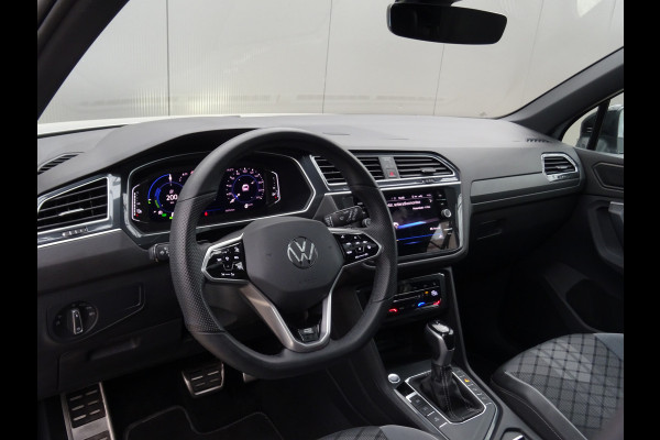 Volkswagen Tiguan 1.4 TSI eHybrid R-Line Business * PANORAMAKDAK * 40 KM ACCU RANGE !!