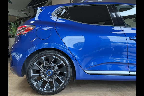 Renault Clio 1.0 TCe 90 Esprit Alpine | Groot Navi | Bose | Camera | 17" | Blindspot | ACC Volledig Dealer onderhouden!