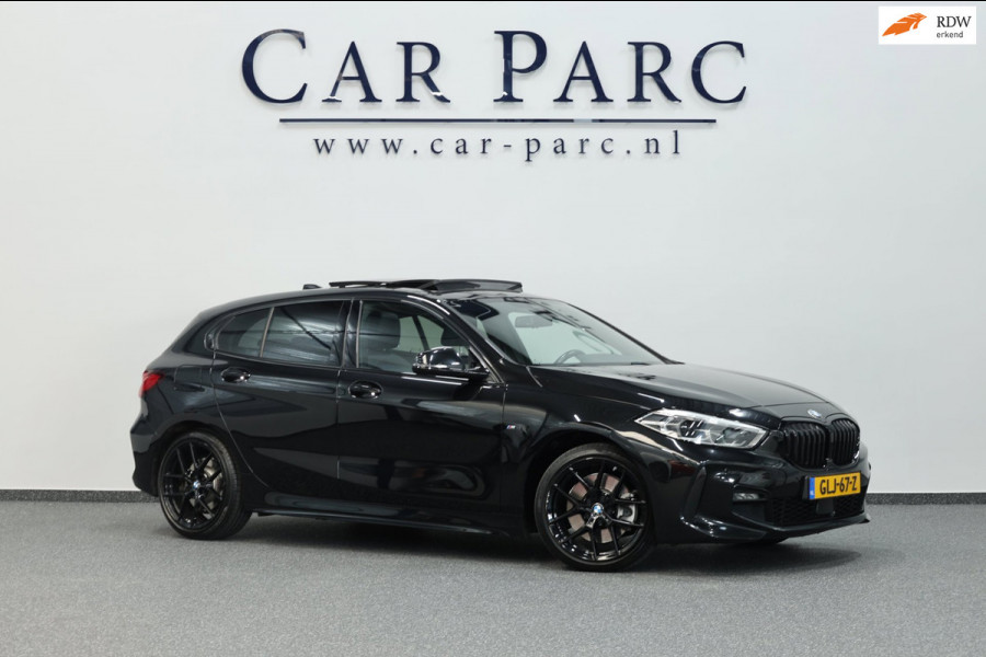 BMW 1-serie 120i M-SPORT 178+PK LED+XENON/HUD/VIRTUAL/SFEER/PANORAMADAK/HALF LEDER+S.VERWARMING/LMV/CRUISE/ECC/12 MDN GARANTIE!