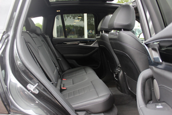 BMW iX3 High Executive 80 kWh / SoH 94,9% / Trekhaak / Panoramadak / 360Camera / Head-up / 20'' / Leder / Harman Kardon / Navigatie / Memory seats / Dodehoek / DAB / Stoelverwarming / Cruise Control Adaptief