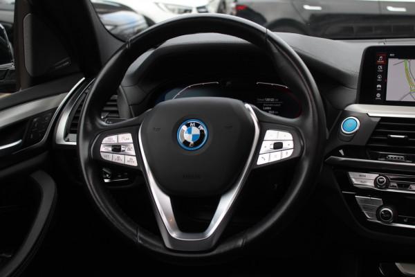 BMW iX3 High Executive 80 kWh / SoH 94,9% / Trekhaak / Panoramadak / 360Camera / Head-up / 20'' / Leder / Harman Kardon / Navigatie / Memory seats / Dodehoek / DAB / Stoelverwarming / Cruise Control Adaptief
