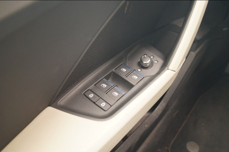 Audi A3 Sportback 40 TFSIe PHEV Business Edition -PANO-LEER-ECC-