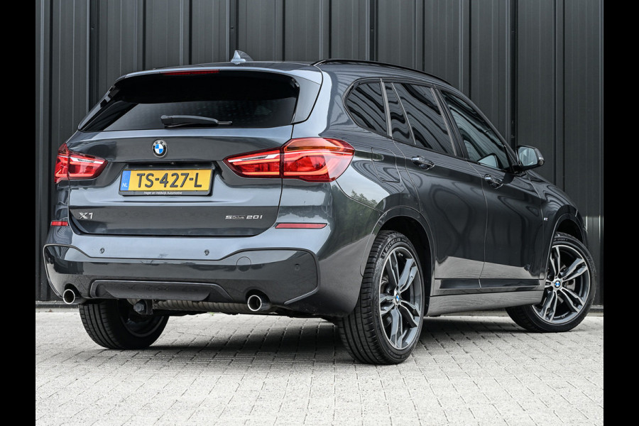 BMW X1 sDrive20i High Executive 192pk | M-Sport | Head-up | 1e Eigenaar | NL-Auto | Leder | Trekhaak |