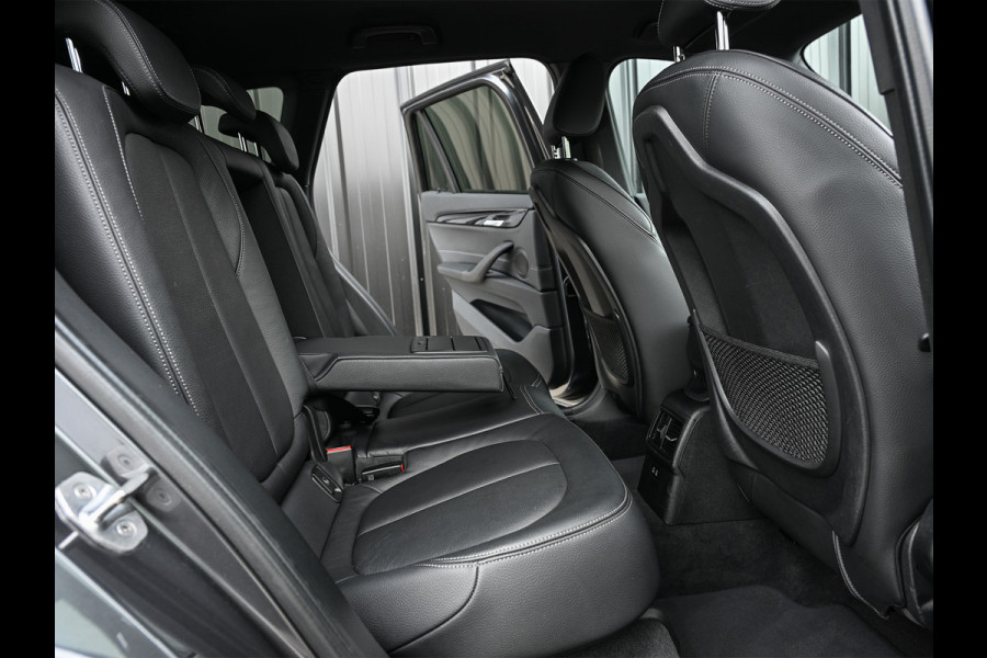 BMW X1 sDrive20i High Executive 192pk | M-Sport | Head-up | 1e Eigenaar | NL-Auto | Leder | Trekhaak |