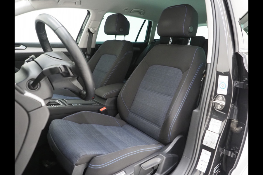 Volkswagen Passat Variant 1.4 TSI PHEV GTE | Massage | Adaptive Cruise | Camera | Stoelverwarming | PDC | DAB | Carplay