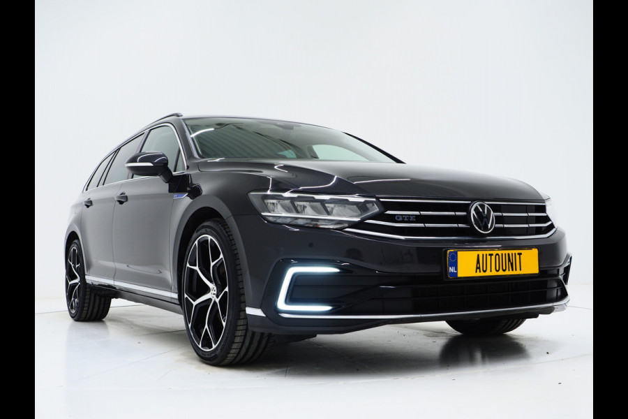 Volkswagen Passat Variant 1.4 TSI PHEV GTE | Massage | Adaptive Cruise | Camera | Stoelverwarming | PDC | DAB | Carplay