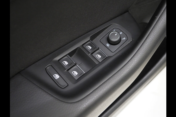 Volkswagen Passat Variant 1.4 TSI PHEV GTE | Massage | Adaptive Cruise | Camera | Stoelverwarming | PDC | DAB | Carplay