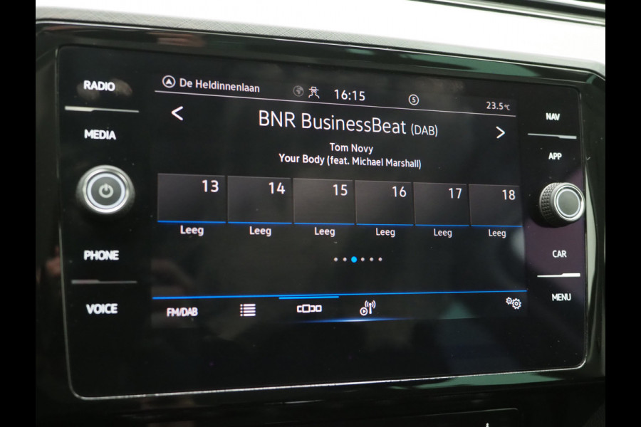 Volkswagen Passat Variant 1.4 TSI PHEV GTE | Massage | Adaptive Cruise | Camera | Stoelverwarming | PDC | DAB | Carplay