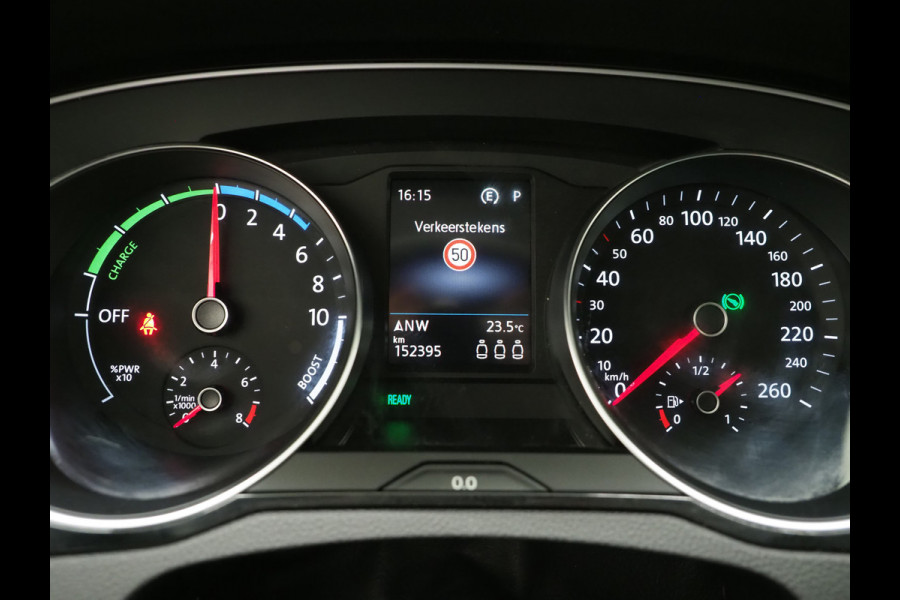 Volkswagen Passat Variant 1.4 TSI PHEV GTE | Massage | Adaptive Cruise | Camera | Stoelverwarming | PDC | DAB | Carplay
