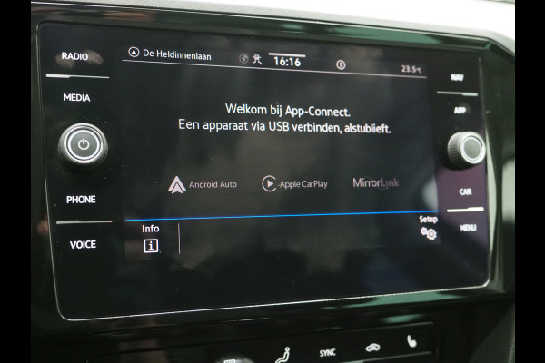 Volkswagen Passat Variant 1.4 TSI PHEV GTE | Massage | Adaptive Cruise | Camera | Stoelverwarming | PDC | DAB | Carplay