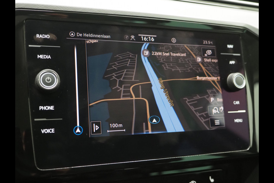 Volkswagen Passat Variant 1.4 TSI PHEV GTE | Massage | Adaptive Cruise | Camera | Stoelverwarming | PDC | DAB | Carplay