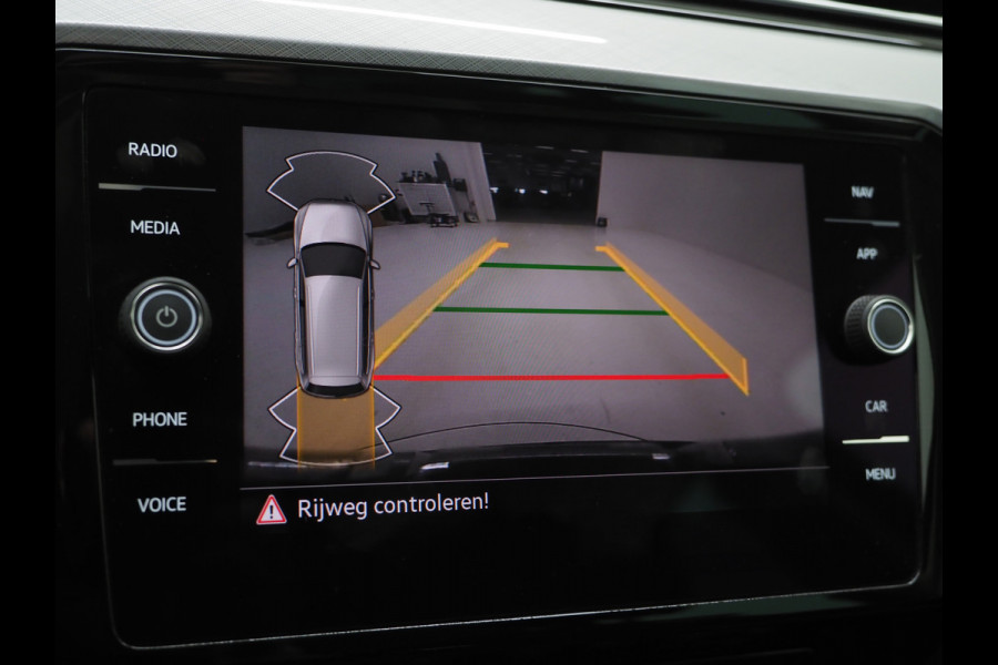 Volkswagen Passat Variant 1.4 TSI PHEV GTE | Massage | Adaptive Cruise | Camera | Stoelverwarming | PDC | DAB | Carplay