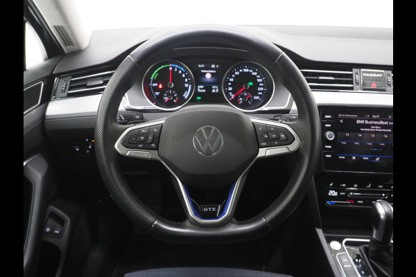 Volkswagen Passat Variant 1.4 TSI PHEV GTE | Massage | Adaptive Cruise | Camera | Stoelverwarming | PDC | DAB | Carplay
