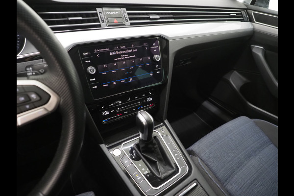 Volkswagen Passat Variant 1.4 TSI PHEV GTE | Massage | Adaptive Cruise | Camera | Stoelverwarming | PDC | DAB | Carplay