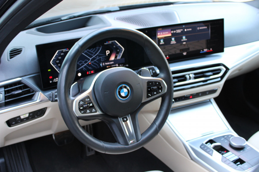 BMW 3 Serie Touring 330e M Sport | SOH 95% | Adaptieve cruise | Leder | 360 Camera | BLIS