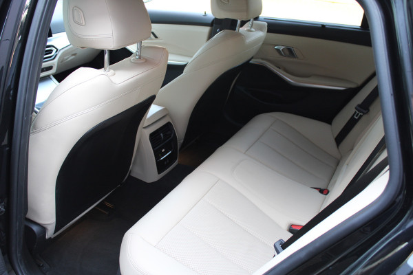 BMW 3 Serie Touring 330e M Sport | SOH 95% | Adaptieve cruise | Leder | 360 Camera | BLIS