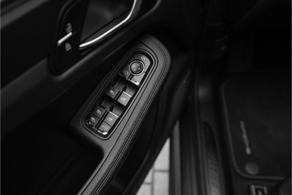 Porsche Macan 2.0 T Pano Luchtvering Bose 20"