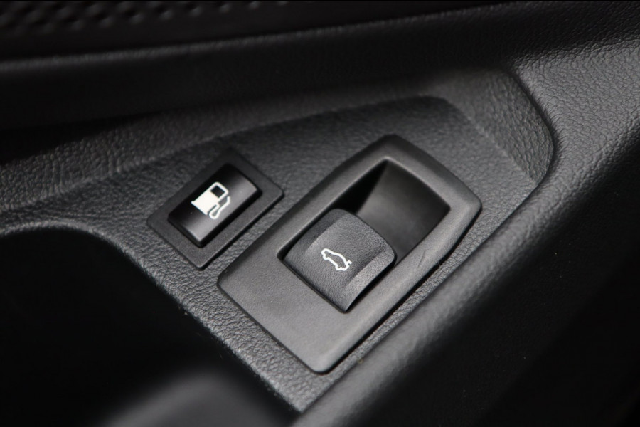 BMW 3 Serie Touring 320e Sport Line / PANODAK / 360 / MEMORY / KEYLESS