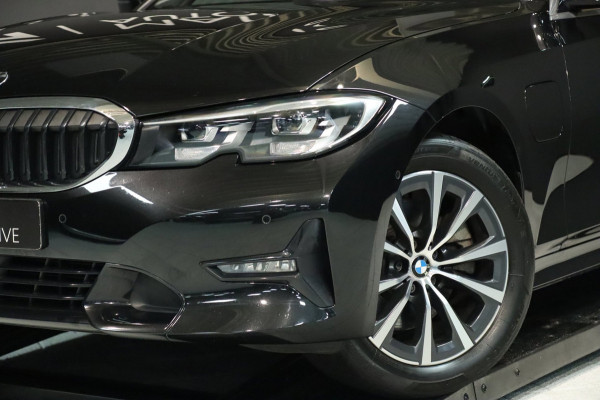 BMW 3 Serie Touring 320e Sport Line / PANODAK / 360 / MEMORY / KEYLESS