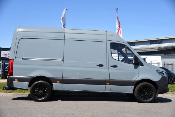 Mercedes-Benz Sprinter 319 3.0 CDI L2H2 PB Edition Camera, Cruise, Carplay, LED, 190pk, Mbux 7'', Trekhaak, Sensoren, Geveerde stoel, Automaat, Uniek!