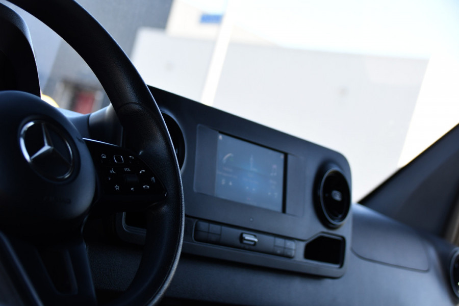 Mercedes-Benz Sprinter 319 3.0 CDI L2H2 PB Edition Camera, Cruise, Carplay, LED, 190pk, Mbux 7'', Trekhaak, Sensoren, Geveerde stoel, Automaat, Uniek!