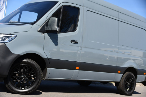 Mercedes-Benz Sprinter 319 3.0 CDI L2H2 PB Edition Camera, Cruise, Carplay, LED, 190pk, Mbux 7'', Trekhaak, Sensoren, Geveerde stoel, Automaat, Uniek!