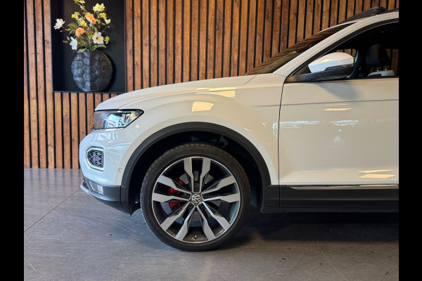 Volkswagen T-Roc 2.0 TSI 4Motion Sport / Pano / Beats / Stuurverwarming / Virtual / Carplay / DAB