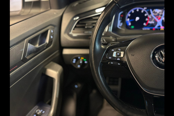 Volkswagen T-Roc 2.0 TSI 4Motion Sport / Pano / Beats / Stuurverwarming / Virtual / Carplay / DAB