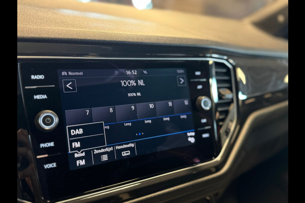 Volkswagen T-Roc 2.0 TSI 4Motion Sport / Pano / Beats / Stuurverwarming / Virtual / Carplay / DAB