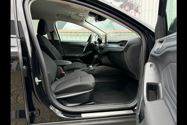 Ford FOCUS Wagon 1.0 EcoBoost Active 125 Pk Business Automaat | Navigatie | Clima | Cruise |17".