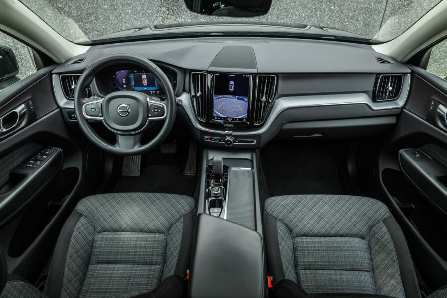 Volvo XC60 2.0 T6 Plug-in hybrid AWD Panorama / stuur verw / camera / achterbank verwarming /