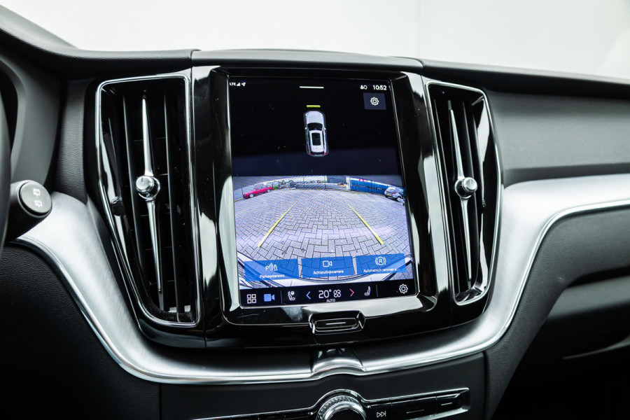 Volvo XC60 2.0 T6 Plug-in hybrid AWD Panorama / stuur verw / camera / achterbank verwarming /