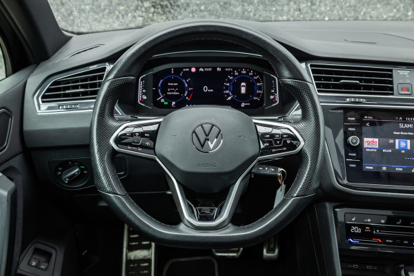 Volkswagen Tiguan 1.4 TSI eHybrid R-Line Business+ Pano / Leder / Camera / 20inch /