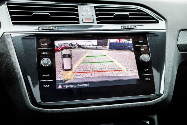 Volkswagen Tiguan 1.4 TSI eHybrid R-Line Business+ Pano / Leder / Camera / 20inch /