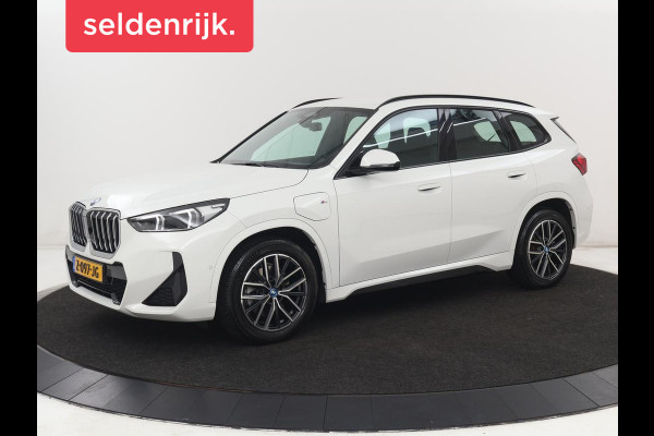BMW X1 xDrive25e M Sport | SOH 93,3% | Adaptive cruise | Massage | Sportstoelen | Keyless | Stuurverwarming | Leder/Alcantara | Live Cockpit | Camera | Stoelverwarming | Adaptief LED | PHEV | Plug In
