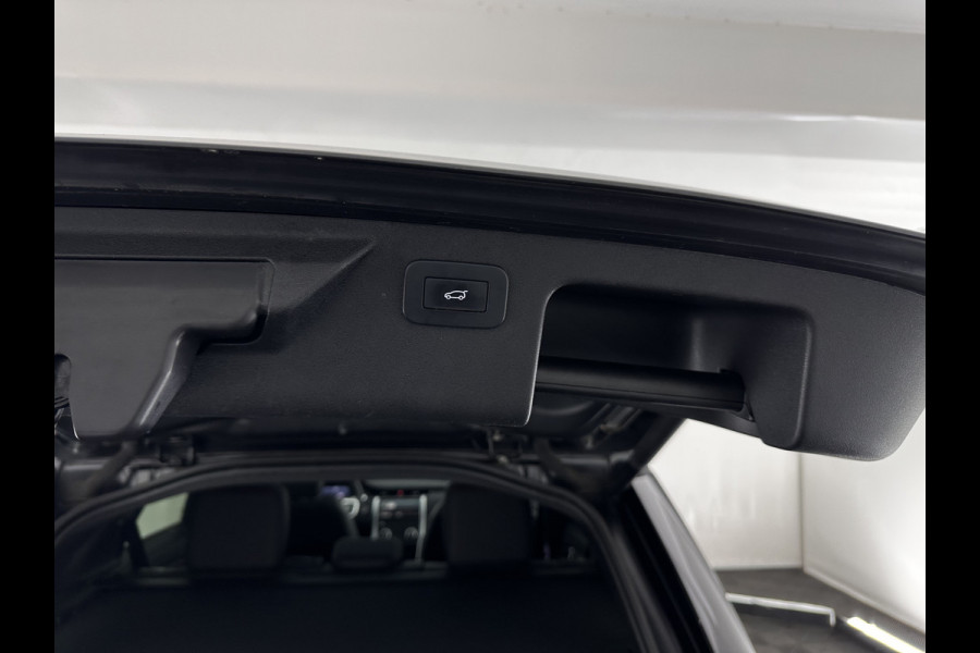 Land Rover Discovery Sport P300e 1.5 R-Dynamic HSE (Plug-in) (INCL-BTW) *PANO | LEATHER | FULL-LED | CAMERA | MERIDIAN-AUDIO | BLINDSPOT | KEYLESS | SHIFTPADDLES | PRIVACYGLASS | NAVI-FULLMAP | MEMORY-PACK | ADAPTIVE-CRUISE | AMBIENTLIGHT | 20"ALU*