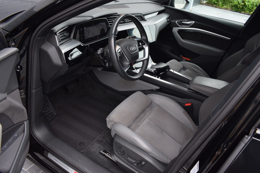 Audi e-tron 55 408pk 95kWh quattro S-line | Pano | Trekhaak | 22"
