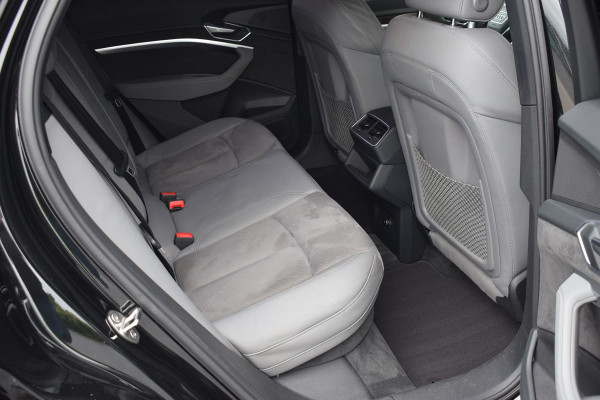 Audi e-tron 55 408pk 95kWh quattro S-line | Pano | Trekhaak | 22"
