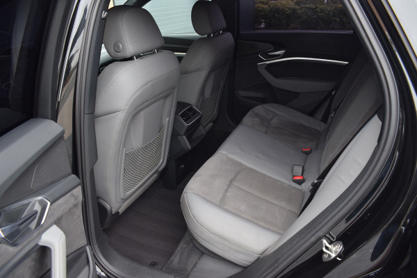 Audi e-tron 55 408pk 95kWh quattro S-line | Pano | Trekhaak | 22"