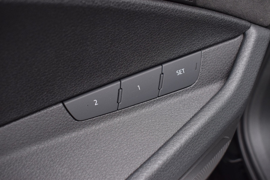 Audi e-tron 55 408pk 95kWh quattro S-line | Pano | Trekhaak | 22"
