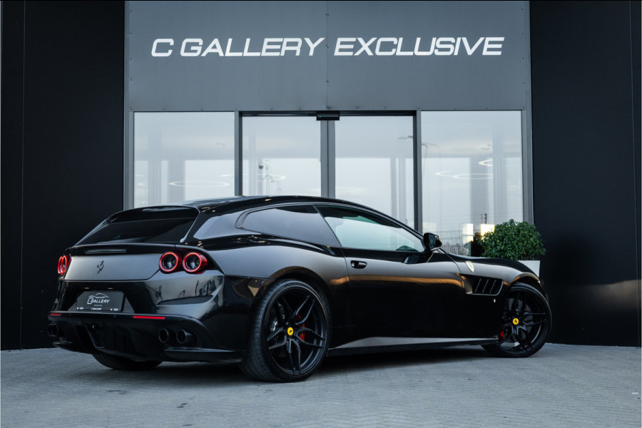 Ferrari GTC4Lusso 6.3 V12 - 4-zits l Lift l Passanger Display l Carbon l Panorama