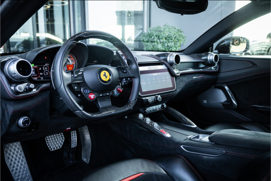 Ferrari GTC4Lusso 6.3 V12 - 4-zits l Lift l Passanger Display l Carbon l Panorama
